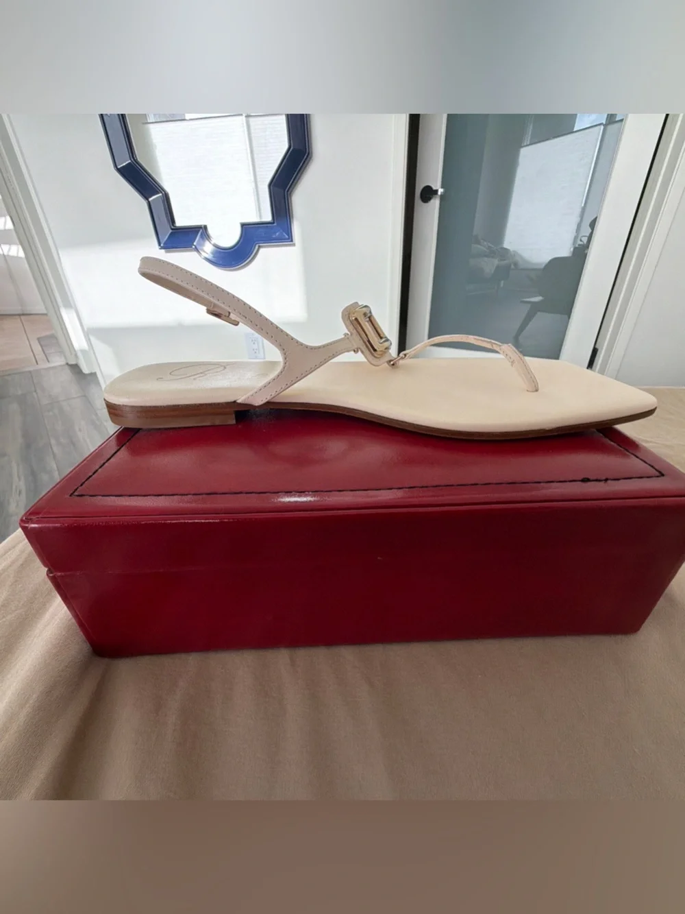 $945 Roger Vivier Viv' By The Sea leather sandals, Gold metal buckle. NEW (read)